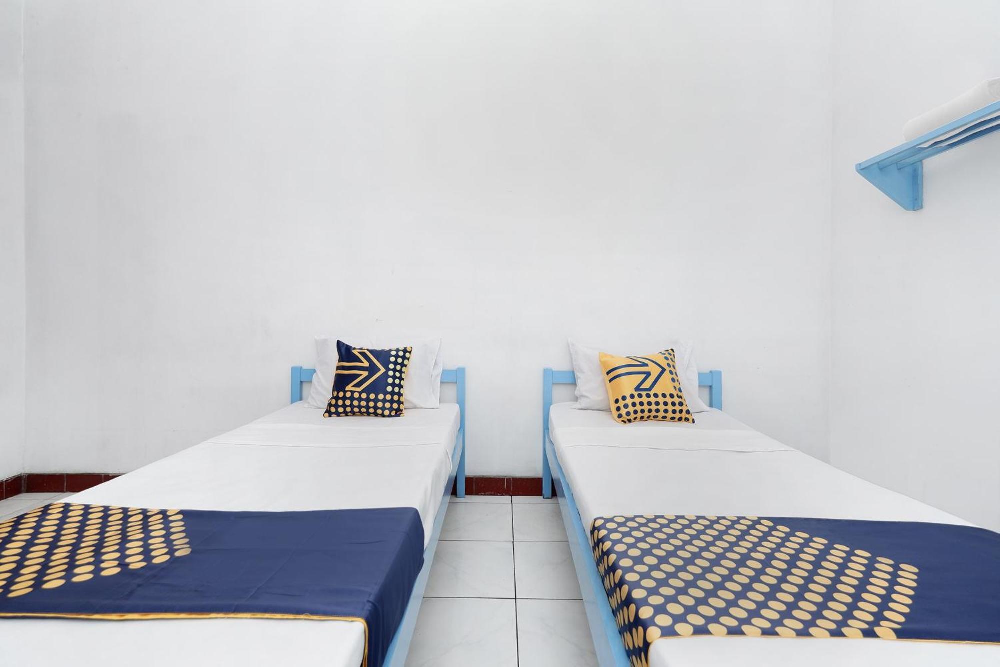 Spot On 2289 Hotel Saudara تيغال المظهر الخارجي الصورة